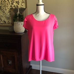 ⚡️2 for $25⚡️ Neon pink blouse